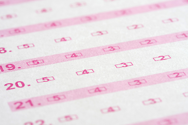 포토 JPG 해외이미지 학생 교육 종이 학교 사람없음 빨간색 스터디 상자 연필 펜 공백 시험 퀴즈 선택 옵션 대학교 서식 시트 평가 의견 대답 제안 흑연 많음 해외포토 컬러 컨셉 학용품 학습 필기구 광석 파일형식 이미지허브