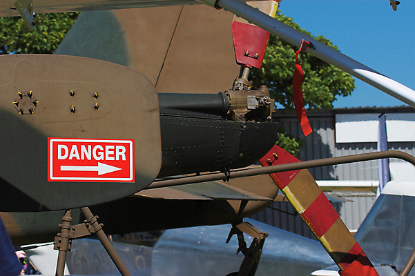 포토 JPG 해외이미지 날개 경고 사람없음 운전 칼날 헬리콥터 위험 항공 꼬리 회전 손질 엔진 해외포토 컨셉 모션 비행기 파일형식 이미지허브