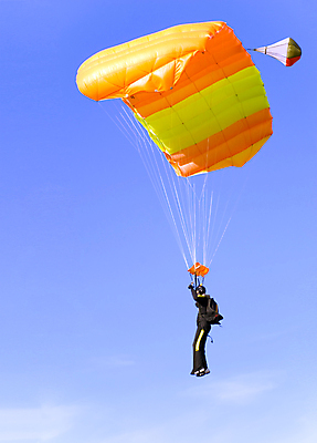 포토 JPG 해외이미지 스포츠 포즈 오렌지 하늘 취미 사람없음 파란색 컬러풀 점프 보라색 자유 비행 스웨터 스카이다이빙 낙하산 노력 글라이더 무료 스타일 해외포토 컬러 컨셉 상의 과일 모션 익스트림스포츠 파일형식 이미지허브