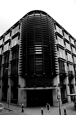 포토 JPG 해외이미지 건축양식 부동산 흑백 사람없음 세로 사무실 역사 런던 상업 해외포토 건축 비즈니스 영국 촬영기법 재산 파일형식 이미지허브