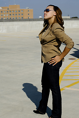 포토 JPG 해외이미지 모델 여자 백그라운드 청소년 한명 인종 정장 소녀 20대 야외 세로 컬러풀 선글라스 뷰티 우주 검은색 미국 힘 흰색 미국문화 카피스페이스 해외포토 1 옷 안경 어린이 컬러 북아메리카 사람 청년 공백 서양문화 파일형식 이미지허브