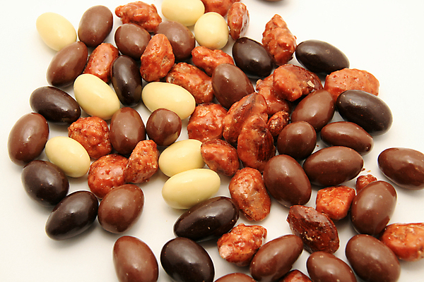 포토 JPG 해외이미지 전통 계절 행복 종교 음식 분홍색 백그라운드 휴가 디저트 부활절 사탕 선물 사람없음 장식 빨간색 초록색 파란색 컬러풀 노란색 초콜릿 계란 축제 축하 대접 신선 달콤 자주색 설탕 심볼 오브젝트 질감 아몬드 내추럴 강렬 해외포토 기념일 감정 컬러 컨셉 알 견과류 맛 파일형식 이미지허브