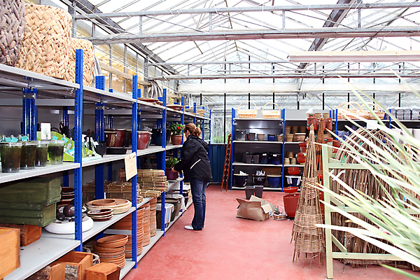 포토 JPG 해외이미지 식물 여자 꽃 선반 실내 매달리기 성인 취미 사람없음 야외 상자 컬러풀 쌓기 바구니 상점 정원 봄 센터 시장 중앙 구매 냄비 플라스틱 원예 점토 소매 관심 항목 해외포토 계절 컬러 가구 모션 재질 사람 내부 쇼핑 솥 파일형식 이미지허브