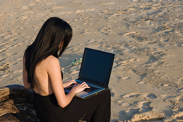 포토 JPG 해외이미지 직업 학생 라이프스타일 드레스 여자 교육 컨셉 인터넷 회사 비즈니스 통신 하늘 아이디어 직장 한명 사람 앉기 동양인 성인 야외 10대 파란색 노트북 컴퓨터 검은색 공책 침묵 타이핑 업무 작업 비즈니스우먼 이메일 무선전화기 집중 경영자 대학교 상업 비서 인터넷주소 프로세서 해외포토 1 옷 컬러 학교 모션 청소년 문구용품 인종 생활 전자제품 소리 직장인 전화기 리더 파일형식 이미지허브