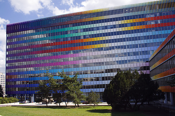 포토 JPG 해외이미지 무지개 사람없음 건물 빨간색 초록색 파란색 컬러풀 사무실 노란색 보라색 블록 궁전 도시 자주색 제비꽃 청록색 해외포토 자연요소 건축물 꽃 컬러 고건축 비즈니스 파일형식 이미지허브