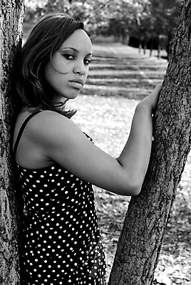 포토 JPG 해외이미지 모델 드레스 여자 백그라운드 청소년 자연 흑백 한명 인종 20대 야외 세로 뷰티 우주 검은색 미국 힘 흰색 미국문화 카피스페이스 해외포토 1 옷 컬러 북아메리카 촬영기법 사람 청년 공백 생태계 서양문화 파일형식 이미지허브