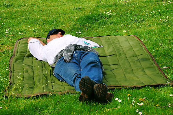 포토 JPG 해외이미지 식물 1 라이프스타일 남자 행복 감정 여유 얼굴 자연 휴가 휴식 한명 사람 잔디 성인 야외 초록색 노란색 머리 봄 꿈 자유 탈출 싱글 긍정 거짓말 무료 해외포토 계절 컬러 컨셉 생활 신체부위 생태계 파일형식 이미지허브