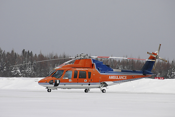 포토 JPG 해외이미지 겨울 교통시설 건강 병원 사람없음 간호사 의사 비행 긴급 도움 헬리콥터 위험 구급차 구조원 항공 대피 해외포토 직업 계절 교통 컨셉 의학 자동차 비행기 의료진 시설 파일형식 이미지허브