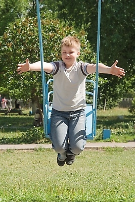 포토 JPG 해외이미지 나무 백인 1 공원 남자 행복 얼굴 어린이 잎 장난 가족 모션 놀이 한명 미소 웃음 사람 소년 야외 초록색 여름 햇빛 금속 봄 우정 활발 기쁨 에너지 놀이터 그네 해외포토 서양인 식물 계절 공공시설 감정 컬러 컨셉 관계 재질 표정 신체부위 친구 태양 파일형식 이미지허브