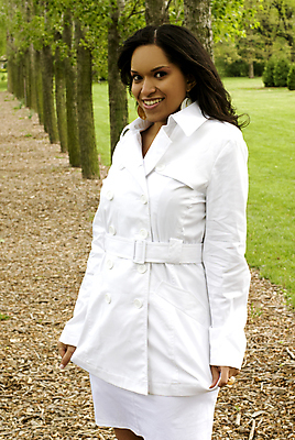 포토 JPG 해외이미지 긴머리 여자 청소년 자연 갈색머리 한명 사람 20대 세로 컬러풀 햇빛 뷰티 검은색 화려 인디언 우아함 흐림 여자한명만 카피스페이스 완전 해외포토 1 헤어스타일 컬러 컨셉 날씨 아메리카 청년 태양 공백 생태계 여자만 파일형식 이미지허브