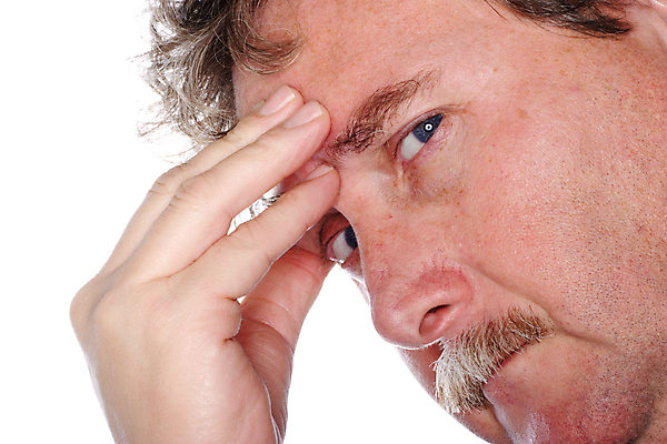 포토 JPG 해외이미지 백인 손 응시 남자 감정 얼굴 생각 손가락 스트레스 피곤 한명 사람 성인 파란색 고통 회색 슬픔 분노 짜증 표현 잡기 좌절 콧수염 고민 걱정 두통 문제 긴장 과부하 심각 옛날 우울증 편두통 해외포토 서양인 1 시선 컬러 컨셉 모션 수염 신체부위 질병 파일형식 이미지허브