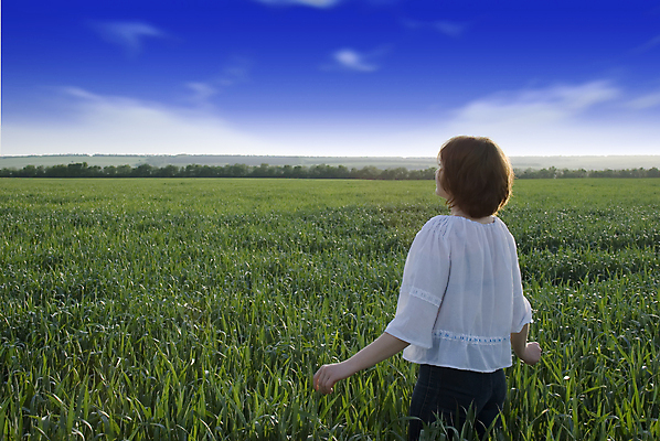 포토 JPG 해외이미지 라이프스타일 옷 공원 여자 행복 얼굴 스포츠 포즈 백그라운드 셔츠 밭 자연 하늘 성공 아침 휴식 건강 한명 사람 성인 야외 공중 초록색 파란색 뷰티 평화 침묵 청바지 보호 명상 블라우스 장면 섬광 유일 해외포토 주간 1 공공시설 감정 컬러 컨셉 상의 농업 바지 생활 신체부위 소리 생태계 파일형식 이미지허브