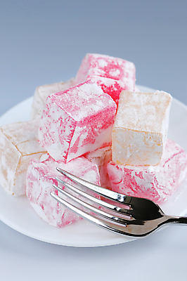 포토 JPG 해외이미지 접시 포크 회색배경 실내 사람없음 쌓기 달콤 로쿰 해외포토 식기 백그라운드 모션 디저트 내부 회색 맛 터키음식 파일형식 이미지허브