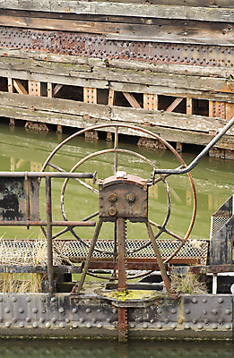 포토 JPG 해외이미지 산업 벽 패턴 날씨 사람없음 목재 빨간색 물 손상 회색 흰색 도시 그리기 철 버리기 묘사 부식 질감 잠금 대문 볼트 그런지 산화 썩음 어려움 옛날 철강 하드웨어 해외포토 자연요소 나무 컬러 컨셉 무늬 재료 모션 컴퓨터 문 공구 보안 파일형식 이미지허브