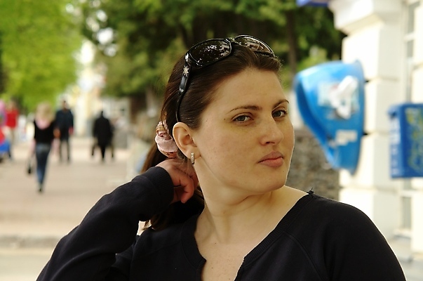 포토 JPG 해외이미지 백인 모델 1 여자 얼굴 거리 한명 사람 성인 청춘 뷰티 도시 유일 해외포토 서양인 컨셉 신체부위 파일형식 이미지허브