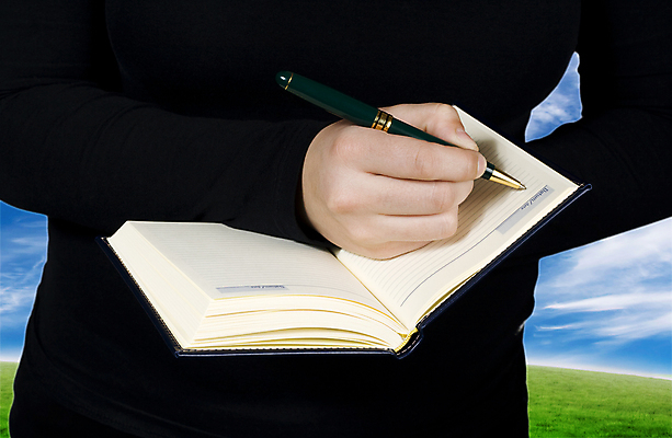 포토 JPG 해외이미지 백인 직업 손 여자 종이 비즈니스 사업가 텍스트 사람 정장 사람없음 금융 사무실 펜 거래 업무 비즈니스맨 자신감 책상 계약 사인 문서 서명 정중 경제학 해외포토 서양인 옷 교육 남자 감정 가구 컨셉 신체부위 경제 필기구 작업 직장인 파일형식 이미지허브