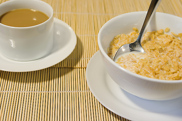 포토 JPG 해외이미지 커피 음료 휴식 사람없음 컵 파란색 우주 숟가락 검은색 우유 흰색 신선 뜨거움 액체 차 아침식사 시리얼 컵받침 오브젝트 시작 싱글 상쾌 고립 단절 양조 카페인 혼자 카피스페이스 해외포토 식기 감정 음식 컬러 컨셉 유제품 수저 식사 공백 받침대 파일형식 이미지허브