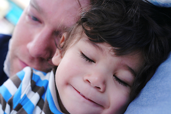 포토 JPG 해외이미지 백인 행복 아들 어린이 가족 관계 태국 휴식 함께함 피곤 사랑 미소 동양인 소년 두명 평화 꿈 침대 아기 잠 아빠 달콤 낮잠 다인종 다민족 걸음마 정확 해외포토 서양인 남자 감정 아시아 가구 컨셉 모션 표정 사람 인종 맛 파일형식 이미지허브