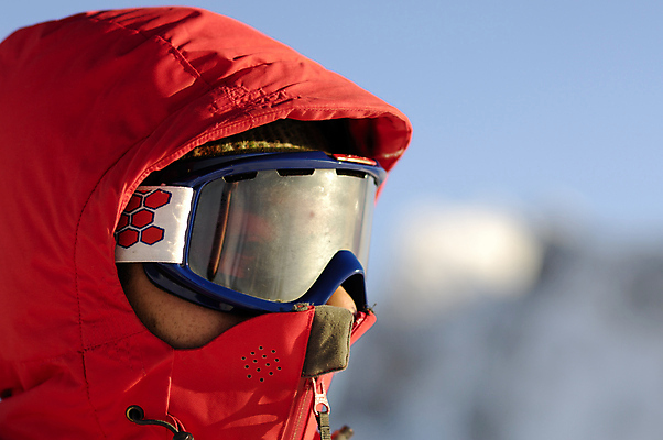포토 JPG 해외이미지 겨울 스키 산 한명 얼음 하이킹 추위 도전 바위 정상 빙하 오르기 알프스 탐사 원정 절정 해외포토 자연요소 1 계절 유럽 모션 레저 겨울스포츠 사람 돌_바위 파일형식 이미지허브