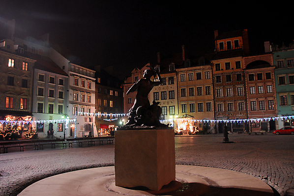 포토 JPG 해외이미지 전통 크리스마스 겨울 전등 사람없음 장식 여행객 도시 야간 광택 구시가지 바르샤바 해외포토 자연요소 계절 기념일 조명 사람 폴란드 파일형식 이미지허브