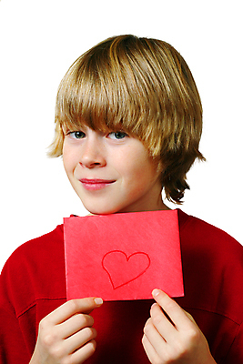 포토 JPG 해외이미지 손 응시 계절 남자 얼굴 어린이 분홍색 손가락 관계 청소년 휴가 봉투 발렌타인데이 선물 사랑 한명 미소 사람 소년 빨간색 청춘 머리 쪽지 손상 하트 잡기 신용카드 날짜 달콤 편지 결백 제안 천진난만 해외포토 모양 1 시선 감정 컬러 컨셉 모션 데이이벤트 표정 신체부위 금융 맛 파일형식 이미지허브