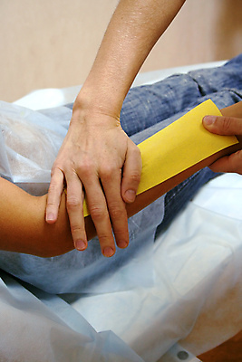 포토 JPG 해외이미지 라이프스타일 손 웰빙 여자 신체 휴식 건강 병원 사람 소녀 사람없음 치료 뷰티 약 상점 스파 화장품 공연 고통 의사 마사지 매끈함 미용사 청소 피부 부드러움 면도 닦기 돌봄 방법 위생관리 해외포토 직업 감정 어린이 컨셉 의학 모션 관리 이벤트 생활 신체부위 의료진 감각 파일형식 이미지허브