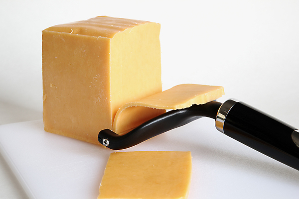 포토 JPG 해외이미지 음식 조각 치즈 사람없음 주방 식사 저녁식사 우유 흰색 소 자르기 먹기 해외포토 컬러 포유류 모션 유제품 파일형식 이미지허브