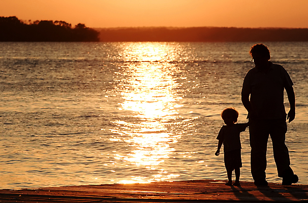 포토 JPG 해외이미지 라이프스타일 계절 할아버지 행복 실루엣 아들 호수 어린이 가족 관계 자연 휴가 손자 휴식 함께함 관리 사랑 사람 소년 성인 야외 두명 물 햇빛 뷰티 반사 평화 걷기 황혼 일몰 육아 추위 잡기 아빠 저녁 손주 그림 세대 해외포토 자연요소 노년 남자 감정 컨셉 모션 촬영기법 생활 태양 노을 야간 생태계 파일형식 이미지허브