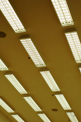 포토 JPG 해외이미지 선 전구 유리 조명 사람없음 사무실 힘 방 흰색 램프 복도 천장 형광등 광 생태학 줄서기 캡모자 해외포토 모자_잡화 교육 컬러 비즈니스 모션 재질 전등 파일형식 이미지허브