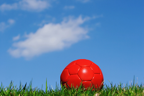 포토 JPG 해외이미지 공원 스포츠 백그라운드 밭 축구공 공 놀이 하늘 건강 경기 취미 사람없음 야외 빨간색 초록색 파란색 운동 축구 힘 경쟁 봄 공연 장비 도전 게임 원형 공격 가득함 연습 드리블 육각형 점수 기어 양발 여의주 해외포토 도형 계절 공공시설 컬러 컨셉 농업 축구용품 모션 이벤트 구기 파일형식 이미지허브