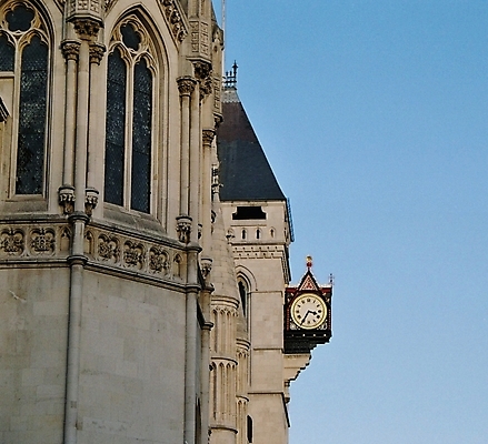 포토 JPG 해외이미지 시계 비즈니스 유리 하늘 잉글랜드 관리 사람없음 건물 파란색 우주 회색 도시 시간 센터 런던 서쪽 카피스페이스 해외포토 건축물 컬러 재질 영국 공백 방향 파일형식 이미지허브
