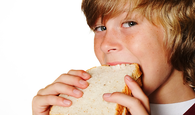 포토 JPG 해외이미지 손 행복 얼굴 어린이 음식 남학생 빵 손가락 청소년 샌드위치 건강 한명 미소 사람 소년 청춘 금발 식사 에너지 잡기 입 맛 치아 밀 먹기 배고픔 섬유 토막 점심식사 식욕 탄수화물 맛있는 해외포토 1 학생 헤어스타일 남자 감정 컨셉 모션 곡류 표정 신체부위 직물 소화기관 파일형식 이미지허브