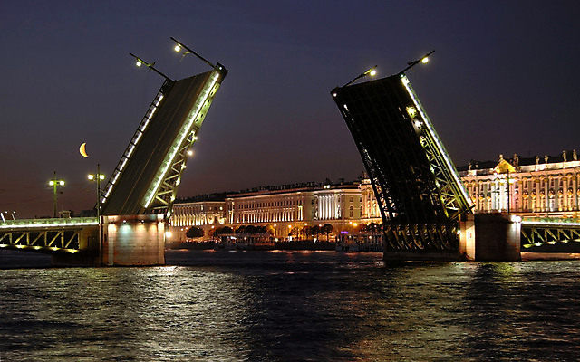 포토 JPG 해외이미지 건축양식 하늘 전등 사람없음 물 강 궁전 달 등불 도시 오픈 보트 심볼 러시아 네비게이션 해외포토 자연요소 건축 유럽 고건축 배_교통 조명 파일형식 이미지허브