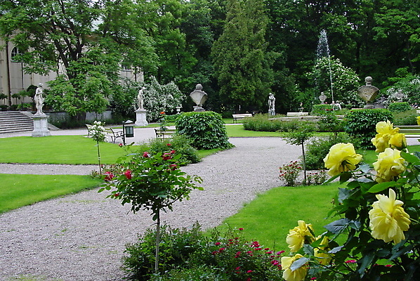 포토 JPG 해외이미지 공원 조각 사람없음 장미 노란색 침묵 분수 폴란드 바르샤바 해외포토 공공시설 꽃 유럽 컬러 소리 파일형식 이미지허브