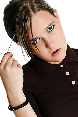 포토 JPG 해외이미지 학생 손 응시 시선 여자 얼굴 어린이 청소년 노동자 한명 사람 10대 뷰티 분노 표현 업무 입 종업원 세대 노려봄 반항 나쁜 섬광 펑크 해외포토 직업 1 감정 모션 표정 신체부위 작업 파일형식 이미지허브