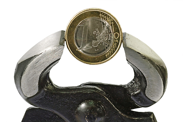 포토 JPG 해외이미지 1 산업 조각 돈 집게 사람없음 금융 경제 크래커 금속 동전 힘 장비 공구 잡기 오픈 시장 균열 닫기 위험 철 묘사 잠금 투자 언론 고정 펜치 정비공 고립 집게발 커터 하드웨어 비용 해외포토 컨셉 비즈니스 모션 재질 컴퓨터 쿠키 도구 기술자 재산 보안 파일형식 이미지허브