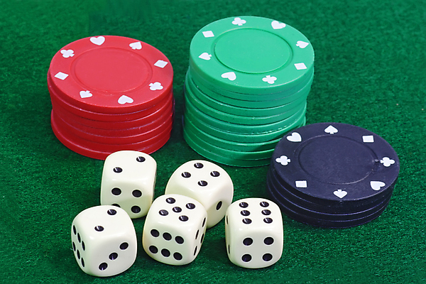 포토 JPG 해외이미지 돈 사람없음 초록색 금융 매트 게임 우승 신용카드 행운 재산 도박 위험 큐브 카지노 주사위 기회 롤 포커 룰렛 중독 라스베가스 분실 에이스 해외포토 컬러 컨셉 놀이 경제 최고 트럼프 파일형식 이미지허브