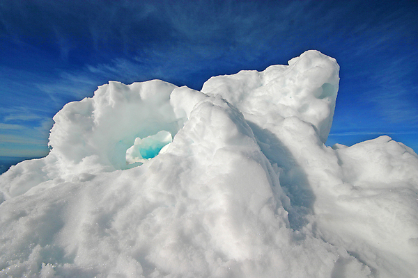 포토 JPG 해외이미지 계절 도로 여행 겨울 자연 하늘 스키 산 주택 풍경 경사 사람없음 파란색 울타리 얼음 하이킹 추위 흰색 신선 가루 언덕 암초 웅장함 절정 해외포토 자연요소 길 컬러 교통시설 레저 겨울스포츠 건물 담장 생태계 파일형식 이미지허브