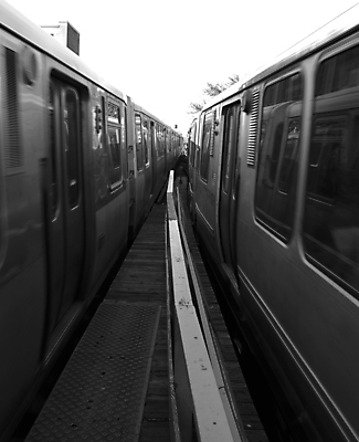 포토 JPG 해외이미지 라이프스타일 여자 남자 비즈니스 아침 사람 사람없음 기차 긴급 시간 작업 기다림 역 도착 속도 출장 출퇴근 승객 통과 해외포토 주간 육상교통 교통시설 모션 대중교통 생활 파일형식 이미지허브