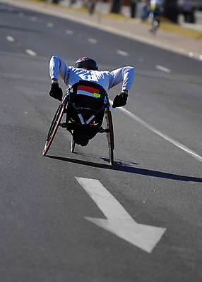 포토 JPG 해외이미지 도로 선 스포츠 포즈 신발 이동 발 건강 그림자 사람없음 달리기 운동 고독 장애인 휠체어 마라톤 달리기선수 해외포토 감정 길 컨셉 교통시설 모션 경기 신체부위 육상스포츠 육상선수 장애 파일형식 이미지허브