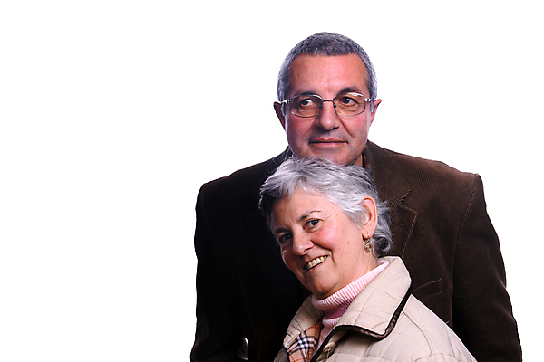 포토 JPG 해외이미지 주간 백인 라이프스타일 커플 여자 남자 행복 감정 무기 얼굴 50대 셔츠 2 데이트 통신 가족 관계 포옹 남편 수염 함께함 실내 사랑 미소 웃음 사람 성인 두명 빨간색 파란색 우정 회색 표현 아내 날짜 60대 옛날 동정 해외포토 자연요소 서양인 노년 컬러 중년 컨셉 상의 안기 표정 내부 생활 신체부위 친구 파일형식 이미지허브