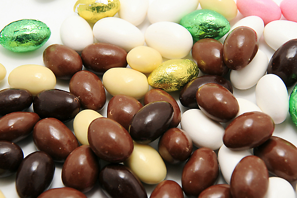 포토 JPG 해외이미지 전통 계절 행복 종교 음식 분홍색 백그라운드 휴가 디저트 부활절 사탕 선물 사람없음 장식 빨간색 초록색 파란색 컬러풀 노란색 초콜릿 계란 축제 축하 대접 신선 달콤 자주색 설탕 심볼 오브젝트 질감 아몬드 내추럴 강렬 해외포토 기념일 감정 컬러 컨셉 알 견과류 맛 파일형식 이미지허브