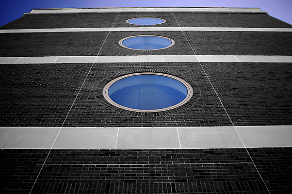 포토 JPG 해외이미지 구름 건축양식 창문 유리 하늘 부동산 벽돌 아파트 돌담 흑백 사람없음 건물 가로 파란색 도시풍경 사무실 우주 탑 글로벌비즈니스 고층빌딩 도시 원형 비교 작업장 고급 도심 매끈함 큼 대여 대출 시카고 해외포토 자연요소 도형 건축물 건축 산업 컬러 컨셉 비즈니스 재질 주택 촬영기법 풍경 빌딩 금융 담장 글로벌 미국 돌_바위 감각 재산 크기 파일형식 이미지허브