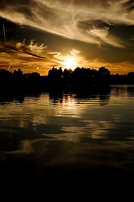 포토 JPG 해외이미지 나무 식물 구름 자연 풍경 사람없음 야외 물 여름 강 컬러풀 반사 환경 황혼 일몰 야간 환경보전 해외포토 자연요소 계절 컬러 노을 사회이슈 생태계 파일형식 이미지허브