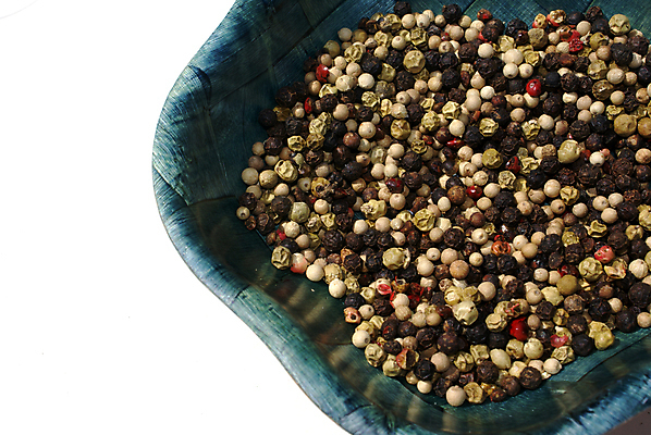 포토 JPG 해외이미지 접시 음식 재료 공 사람없음 빨간색 갈색 검은색 흰색 뜨거움 원형 사발 향신료 묘사 매움 후추 고립 해외포토 도형 식기 컬러 사기그릇 맛 향미료 파일형식 이미지허브