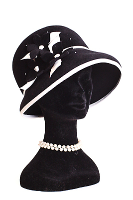 포토 JPG 해외이미지 모양 모델 1 여자 얼굴 인형 목걸이 형상 성인 사람없음 쇼핑 머리 어둠 마네킹 전시회 오브젝트 싱글 시스템 고무 꼭두각시 인공 해외포토 장신구 사람 신체부위 전시 파일형식 이미지허브