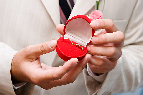 포토 JPG 해외이미지 기념일 남자 결혼 데이트 남편 발렌타인데이 관리 사랑 이벤트 사람없음 상자 뷰티 반지 황금 심볼 약혼 영원 접수 천진난만 해외포토 감정 컨셉 장신구 데이이벤트 사람 약속 파일형식 이미지허브