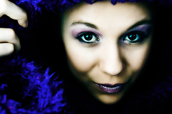 포토 JPG 해외이미지 스튜디오촬영 백인 여자 얼굴 짧은머리 한명 뷰티 마주보기 화장품 자신감 유혹 스웨터 대머리 해외포토 서양인 1 헤어스타일 감정 컨셉 상의 모션 실내 사람 신체부위 파일형식 이미지허브