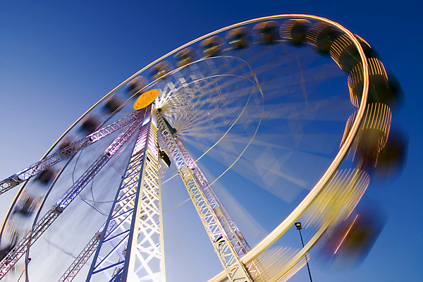 포토 JPG 해외이미지 하늘 전등 사람없음 컬러풀 어둠 기쁨 바퀴 승차 야간 저녁 공평 해외포토 자연요소 감정 컬러 모션 조명 파일형식 이미지허브