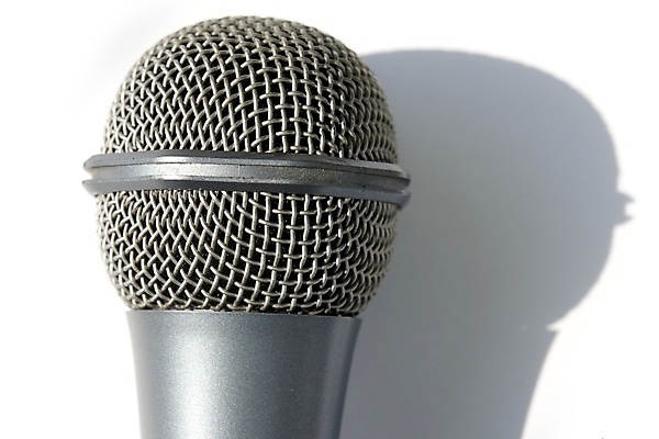 포토 JPG 해외이미지 음악 백그라운드 노래 대화 이벤트 사람없음 파티 소리 공연 장비 회색 흰색 마이크 면접 노래방 고립 인기 철강 회복 해외포토 컬러 음향기기 컨셉 비즈니스 문화예술 말하기 파일형식 이미지허브